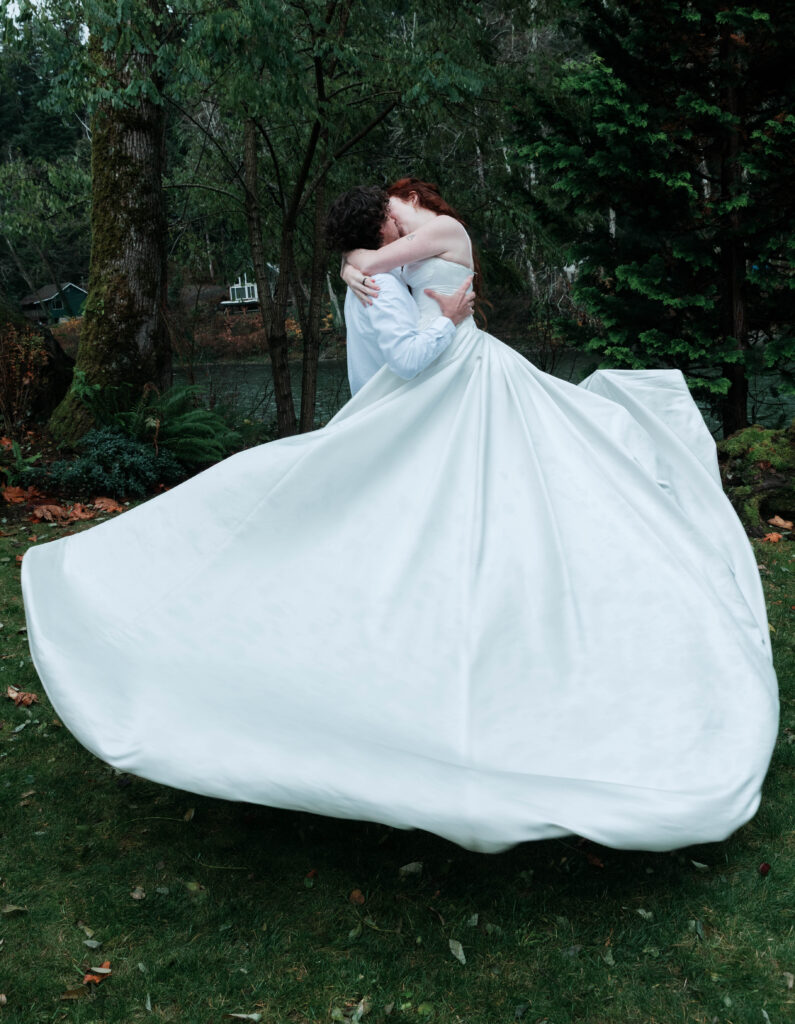 Skykomish River elopement couple riverside in Index WA