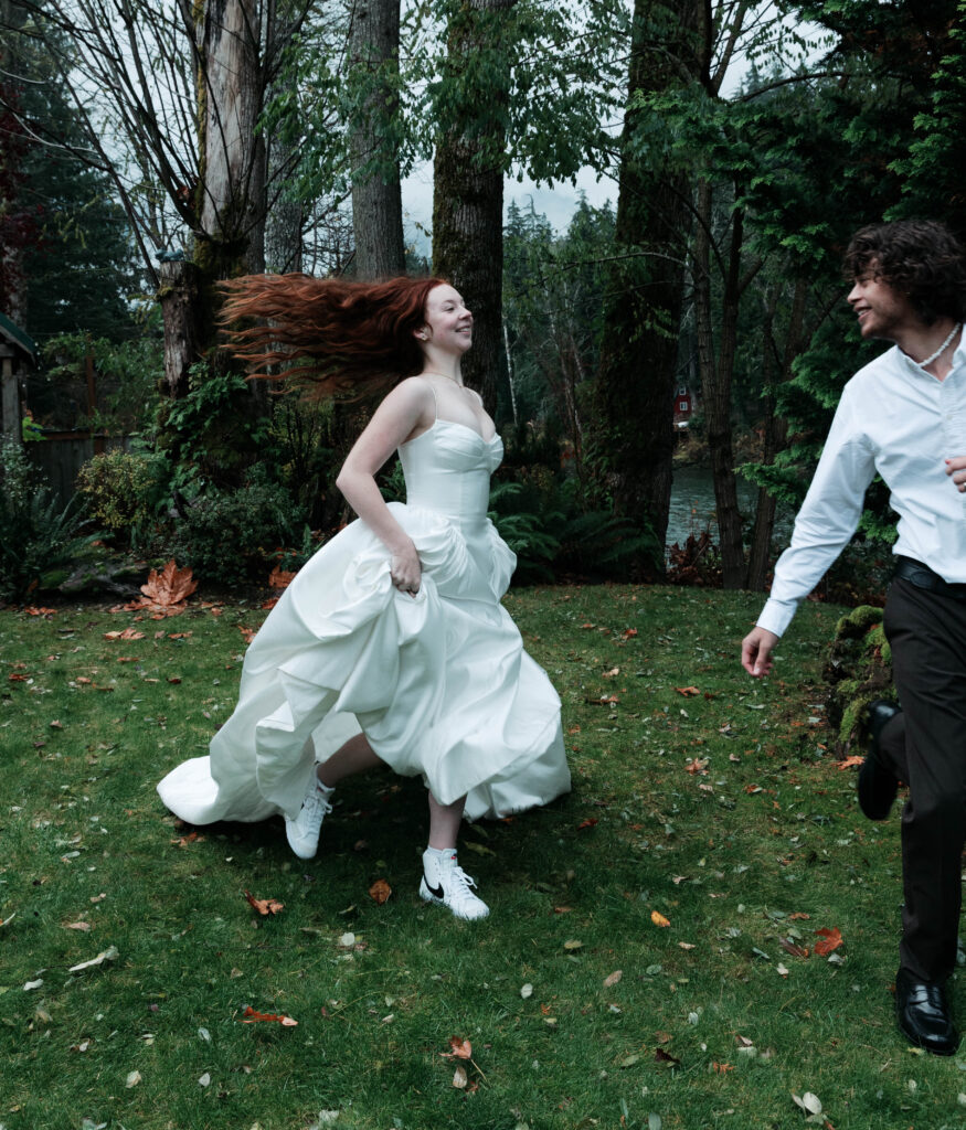 Skykomish River elopement couple riverside in Index WA